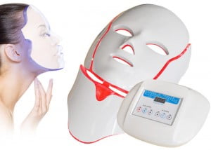 Light therapy mask