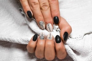 Black Widow Chic Nails