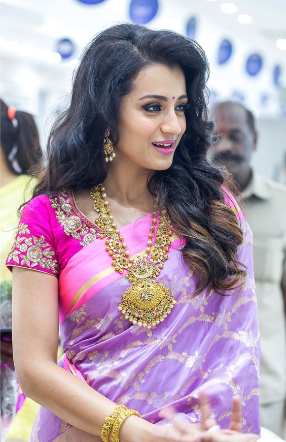 5 Easy Hairstyle On Saree For Round Face- Fastnewsfeed 5 Easy Hairstyle On Saree For Round Face- Fastnewsfeed