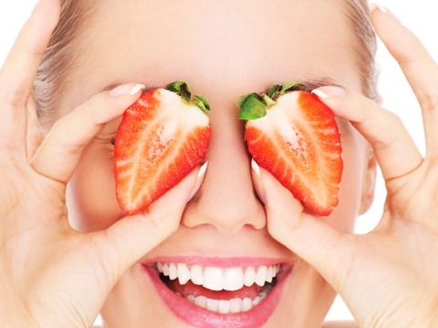 Strawberry Benefits for eyes
