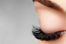 grow eyelashes with vaseline