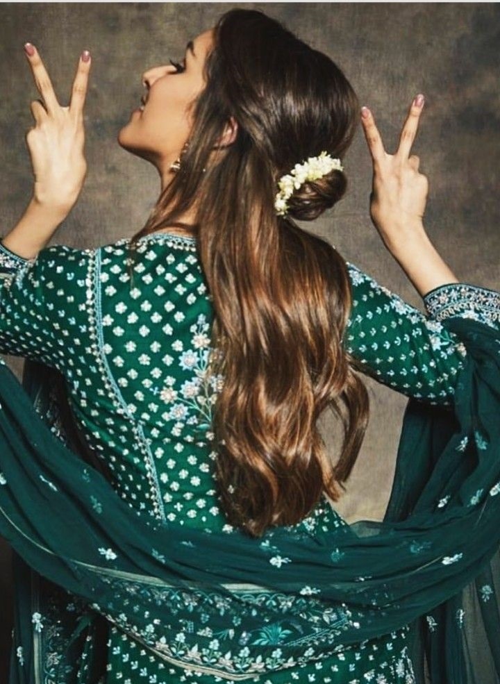 The Gajra-Adorned Half-Up Half-Down Bun